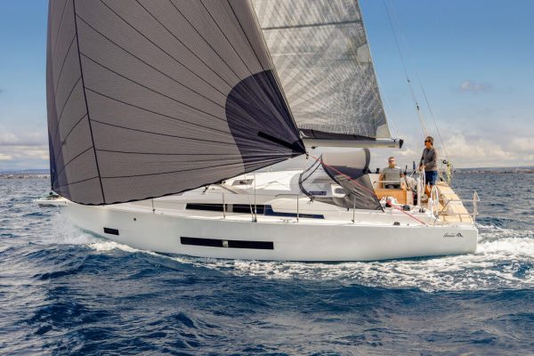 Hanse 360 Exterior