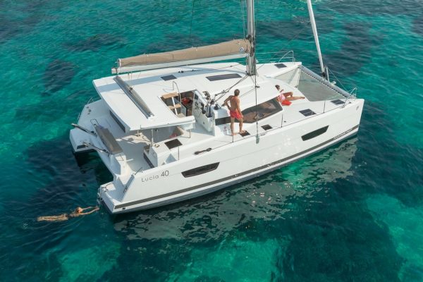 Fountaine-Pajot Lucia 40 Charter